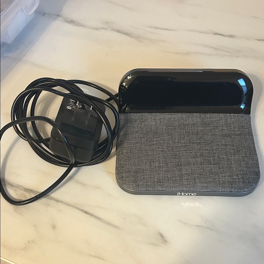 iHome Black and Gray Charging Clock